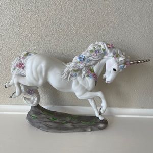 * SOLD * Vintage Princeton Gallery Porcelain Unicorn - 1989 - Love’s Delight